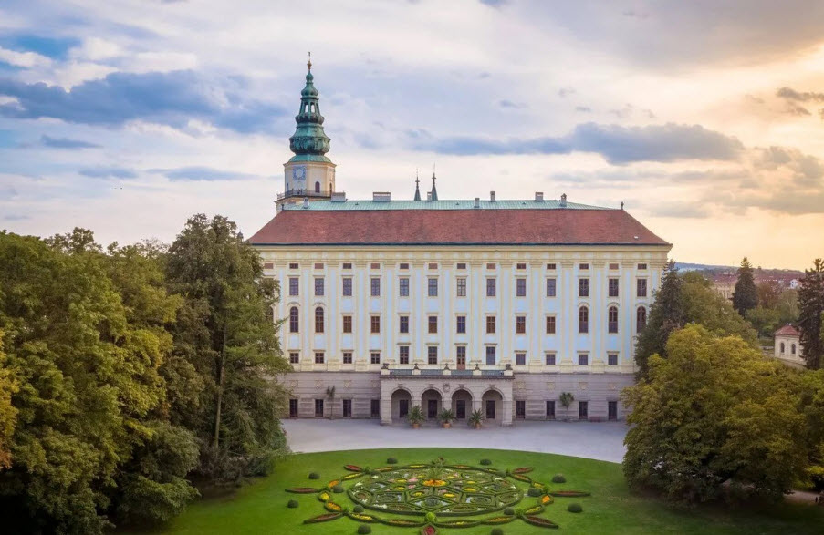 Zámek Nezdenice, Czech Republic (Czechia)